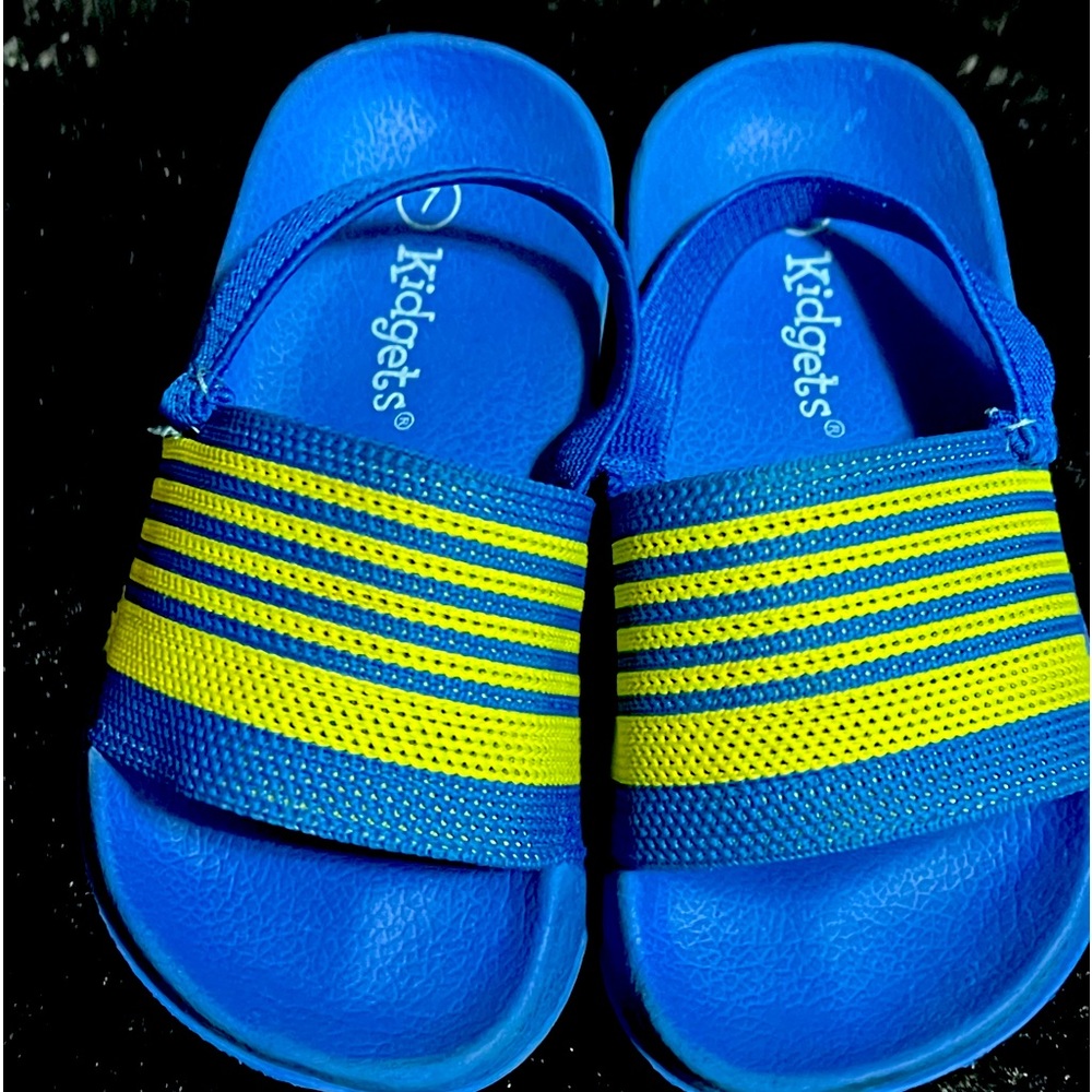KIDGETS | 7 (Toddler boy) | slip on | blue/green | sandals